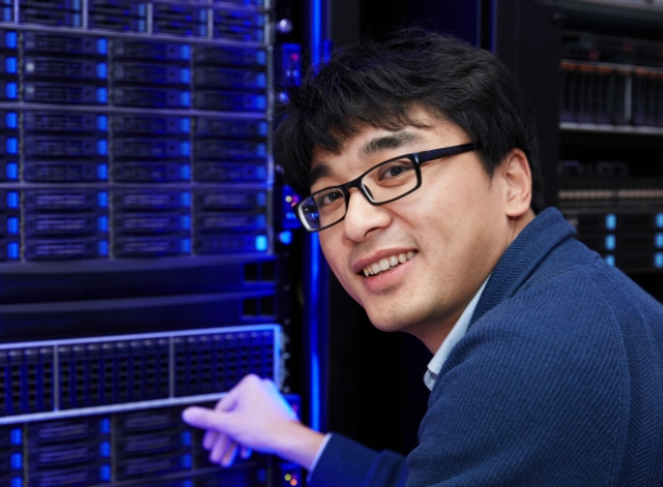 Celestica employee in a datacentre room